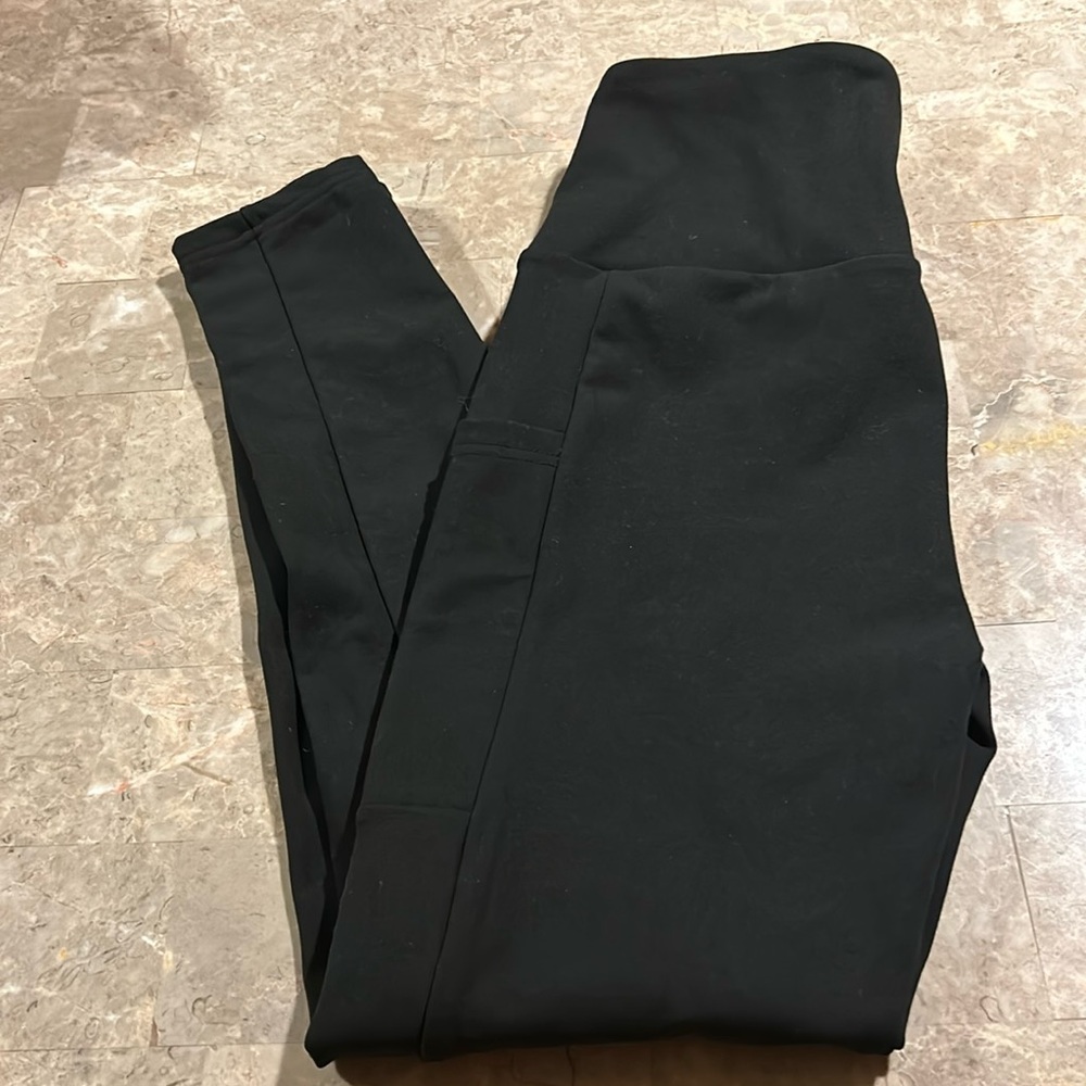 BNWOT,Anchored arrows size medium leggings
